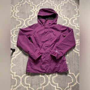 Oakley Snowbord/Skiing Women’s Jacket Size S Regular Fit Purple